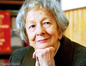 09.05.2001 WROCLAW WISLAWA SZYMBORSKA POLSKA NOBLISTKA LAUREATKA NAGRODY NOBLA SIEDZIBA ODRY                                                                            FOT. GRZEGORZ KWOLEK / AGENCJA GAZETA